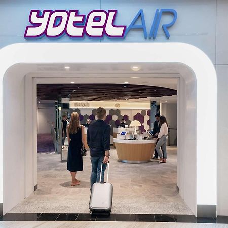 Yotelair Singapore Changi Airport Landside Exterior foto