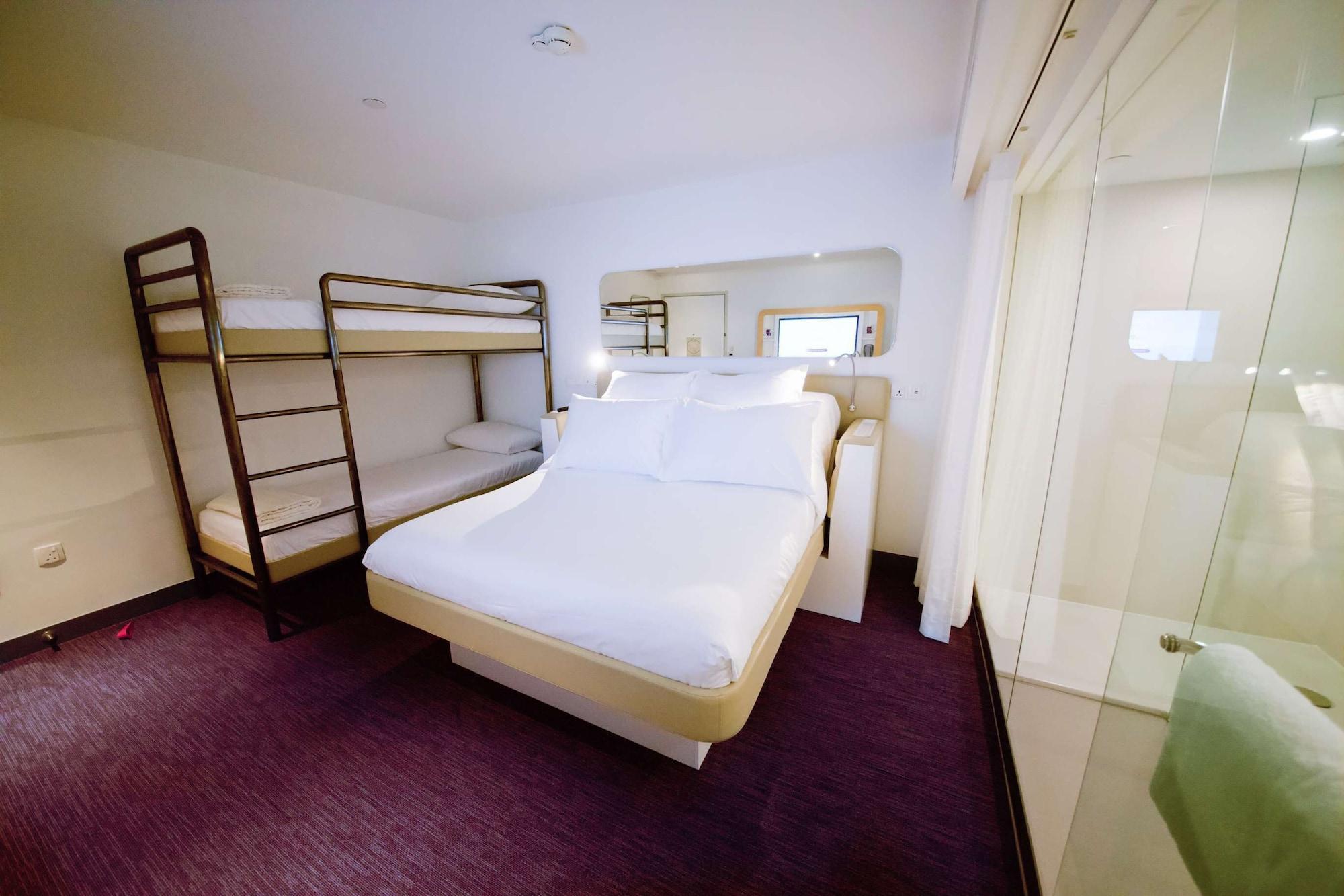 Yotelair Singapore Changi Airport Landside Exterior foto