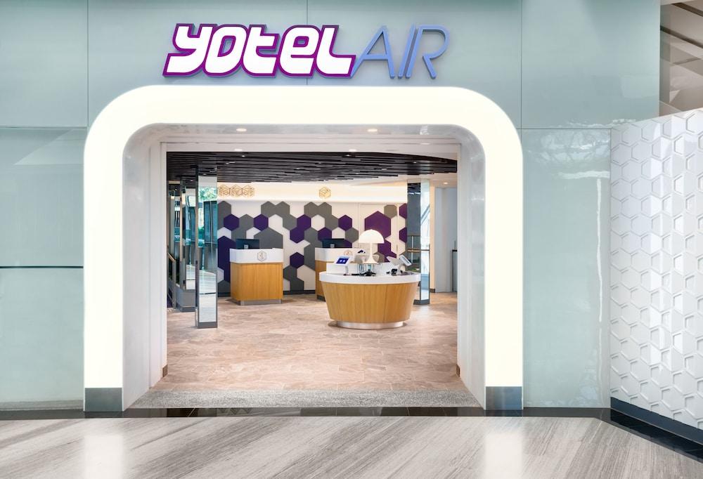 Yotelair Singapore Changi Airport Landside Exterior foto